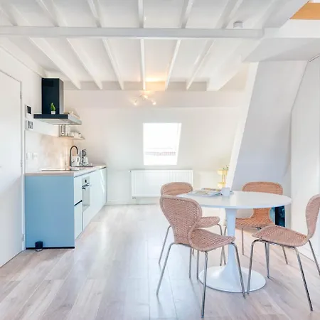 Bright Duplex Close To The Apartment *