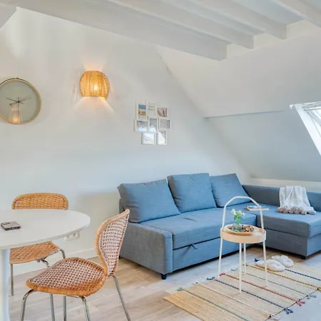 Apartment Bright Duplex Close To The *