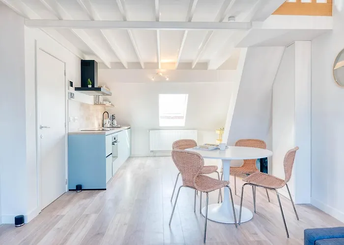 Bright Duplex Close To The Apartment *